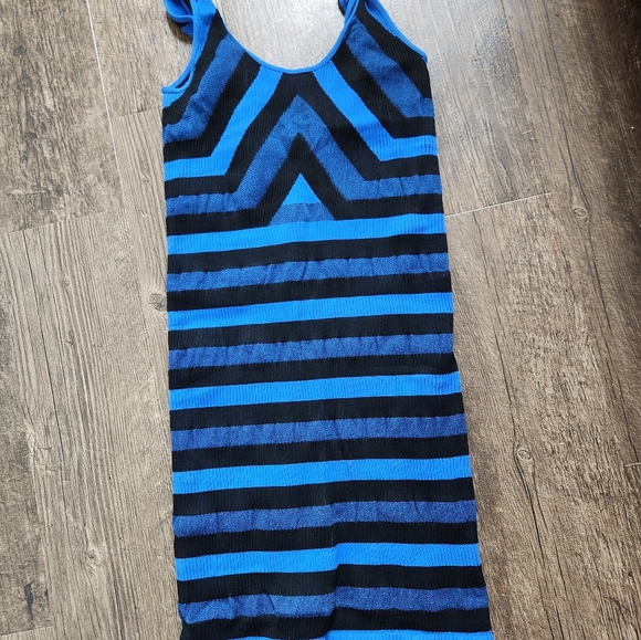 Dress - Picture 1 of 3